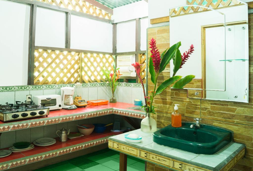 Hostal Cecilia Puerto Viejo de Talamanca Luaran gambar