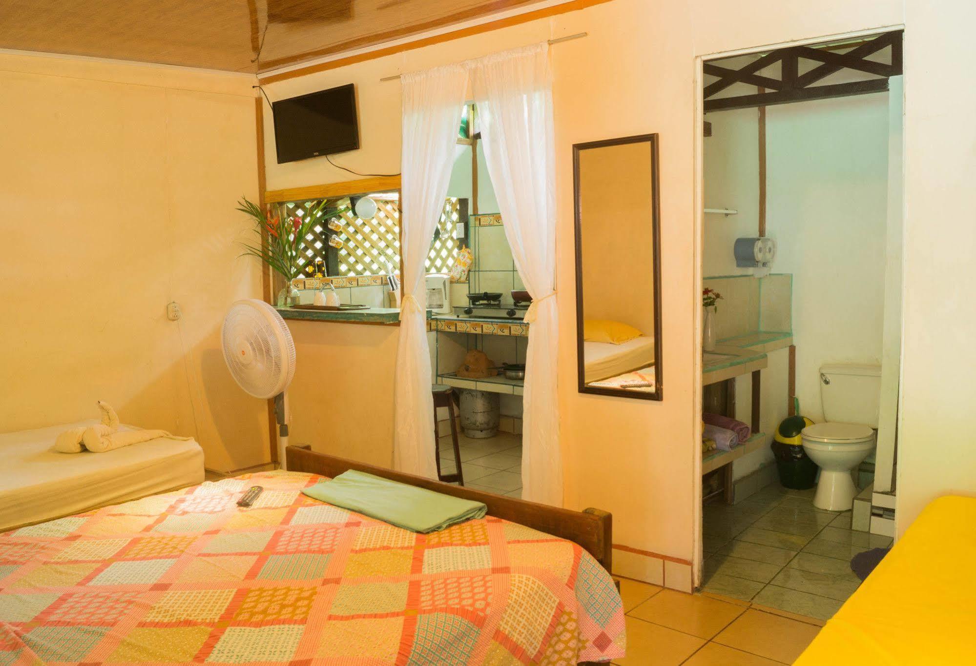 Hostal Cecilia Puerto Viejo de Talamanca Luaran gambar