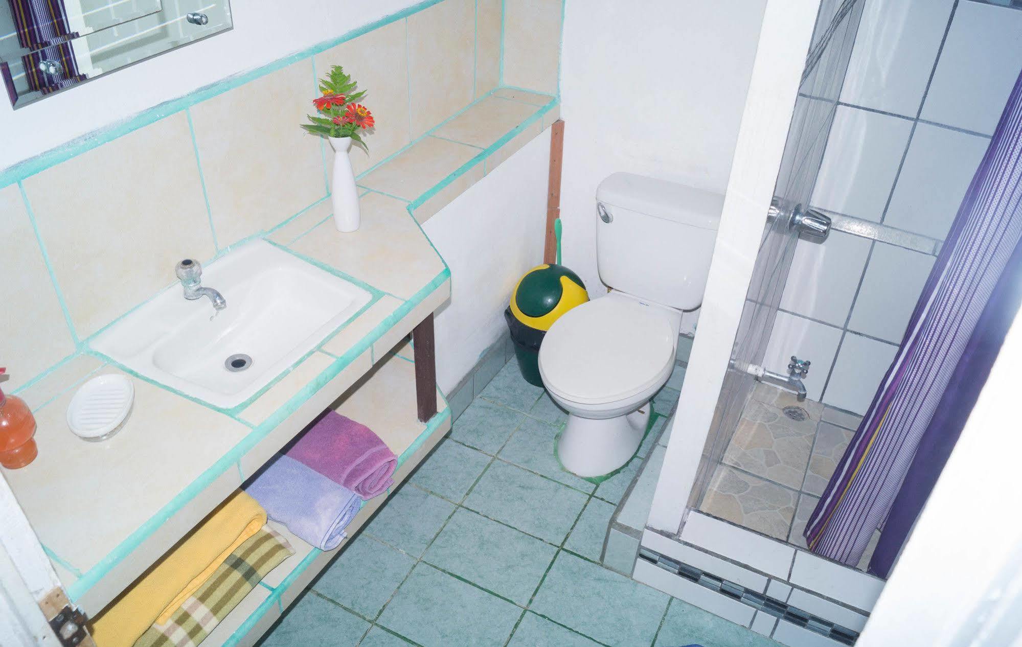Hostal Cecilia Puerto Viejo de Talamanca Luaran gambar