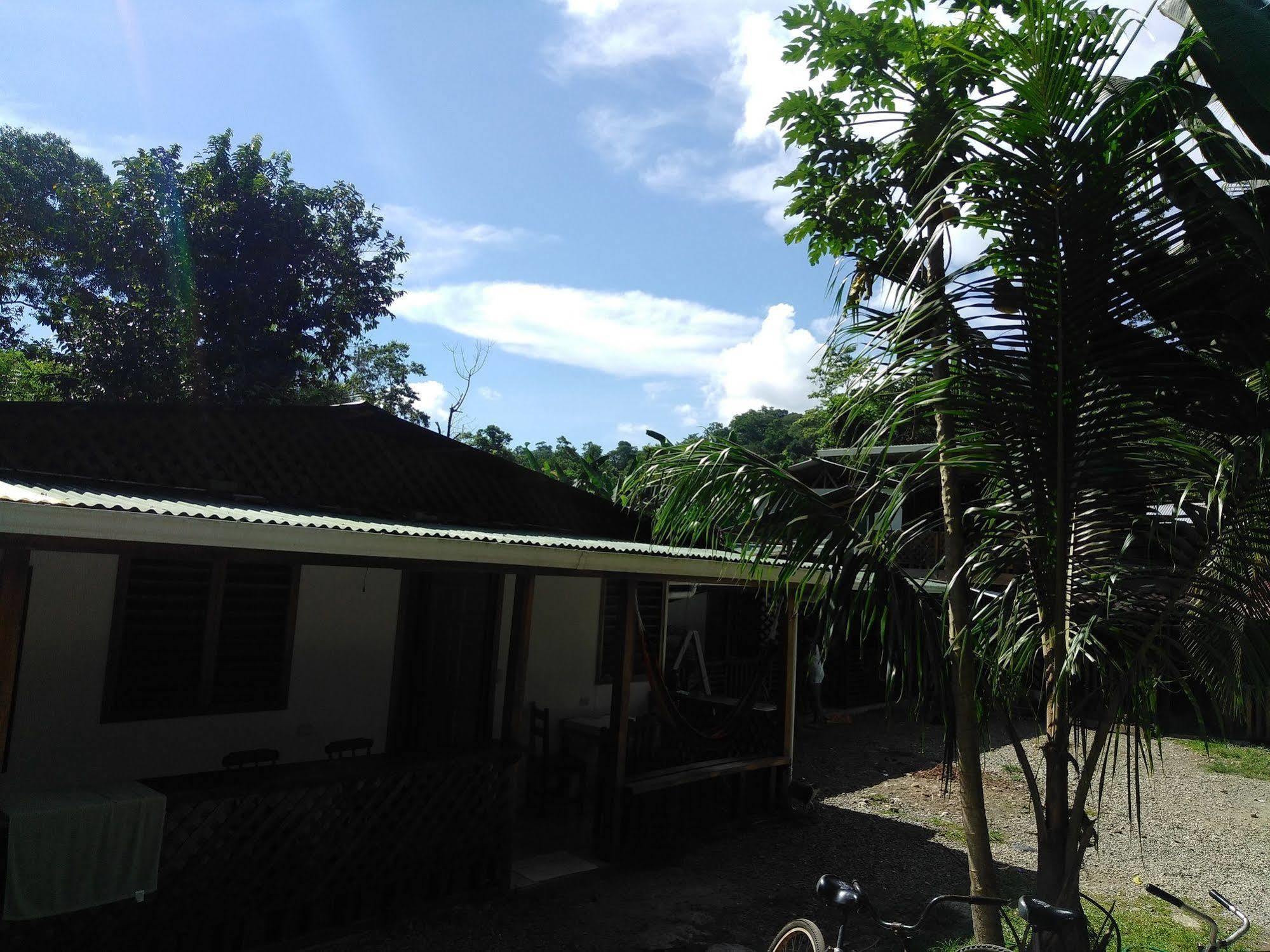 Hostal Cecilia Puerto Viejo de Talamanca Luaran gambar